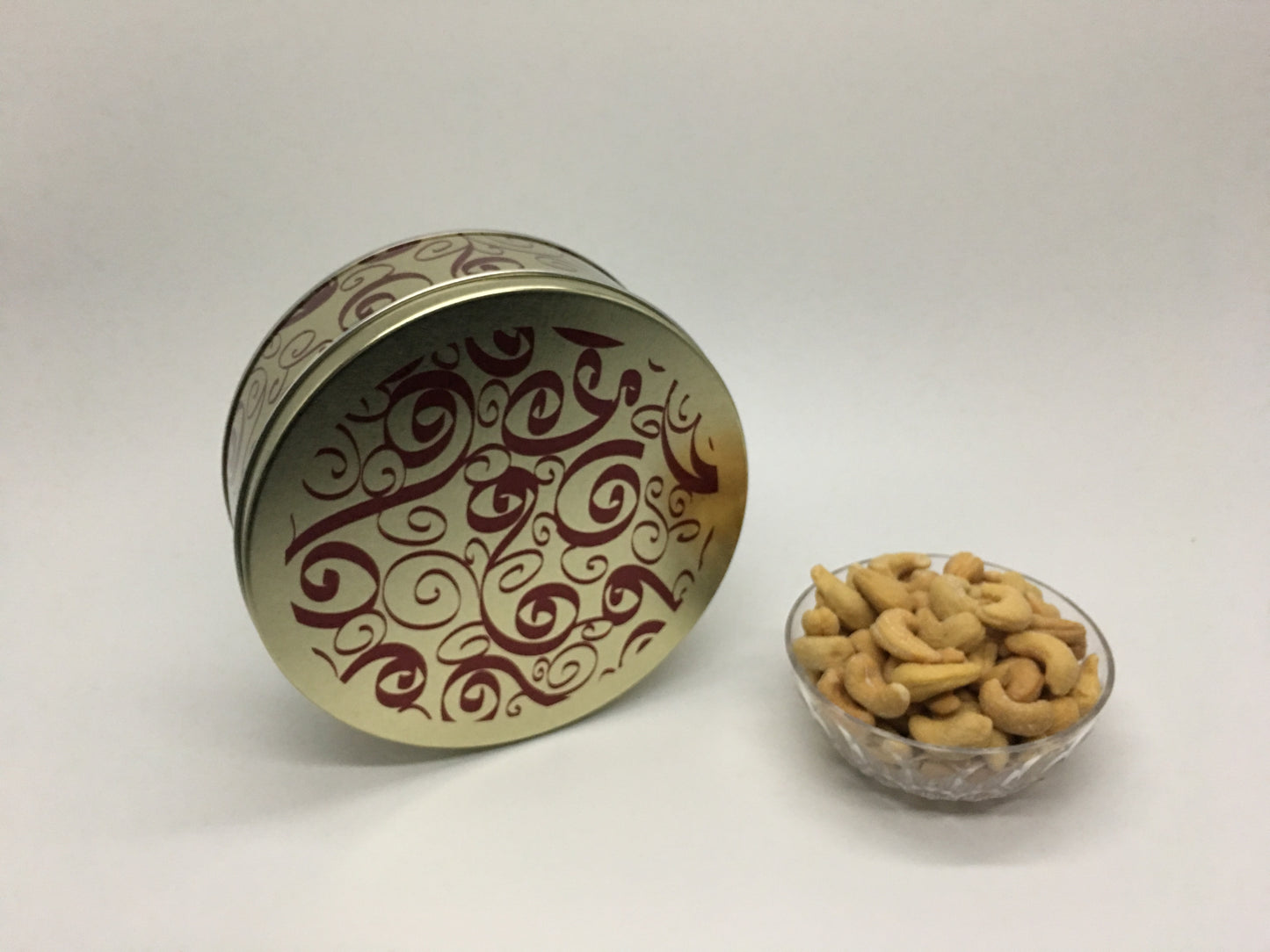 32 OZ. ROASTED SALTED CASHEW TIN