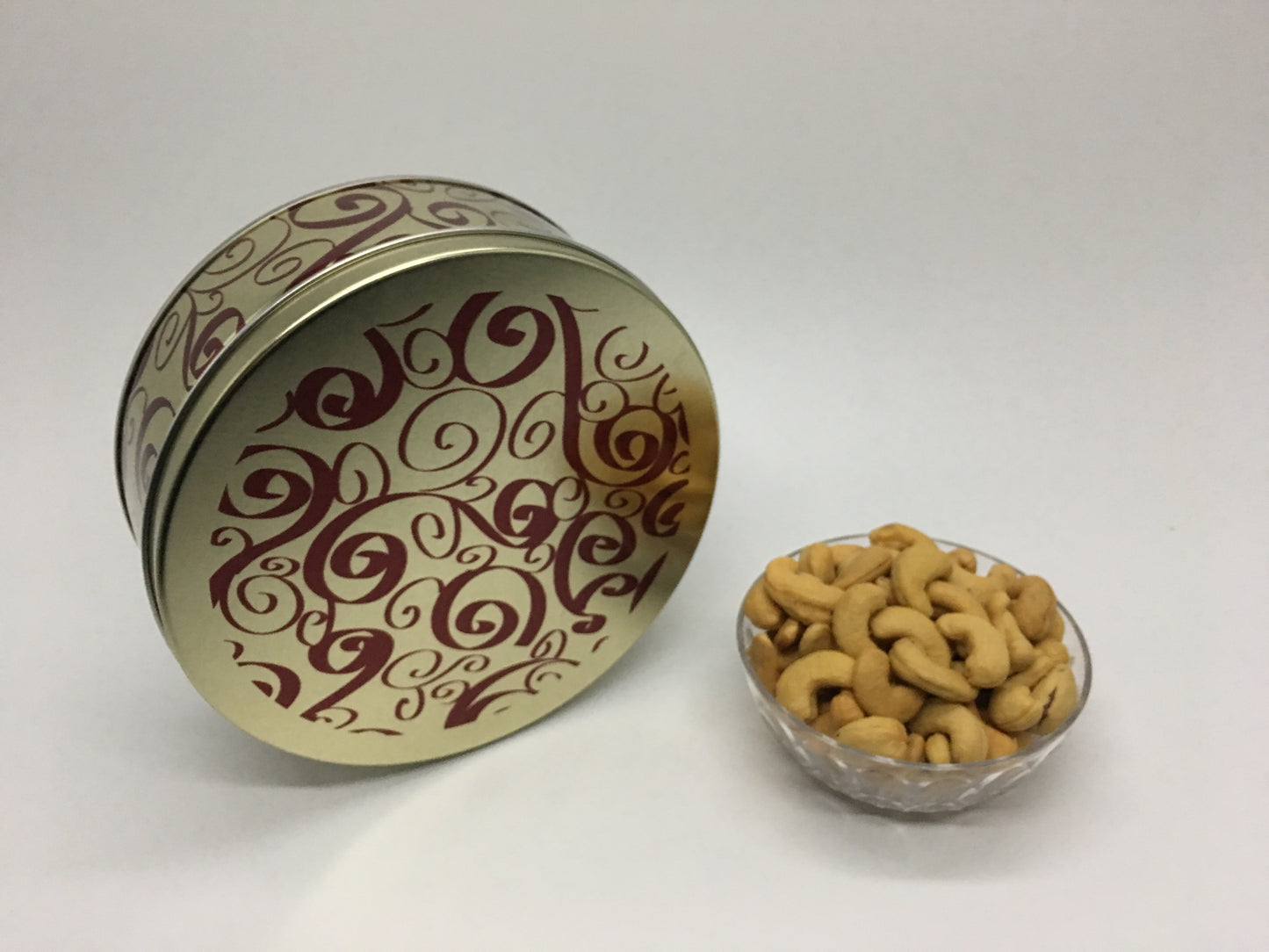 32 OZ. ROASTED UNSALTED CASHEW TIN